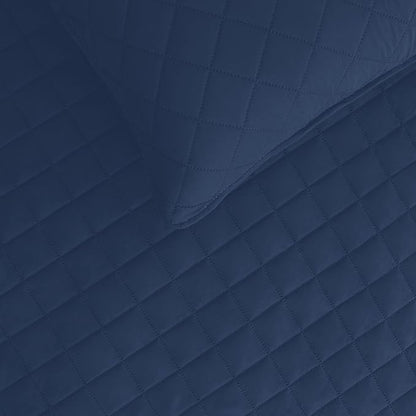 Easy-Going King Size Reversible Quilt Set with 1 Quilt and 2 Pillow Shams, Soft Bed Quilt Cover, Water Resistant Lightweight Microfiber Bedspread, Stain Resistant, Dark Blue/Light Blue