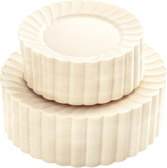 YOUBET 100PCS Ivory Scalloped Plastic Plates