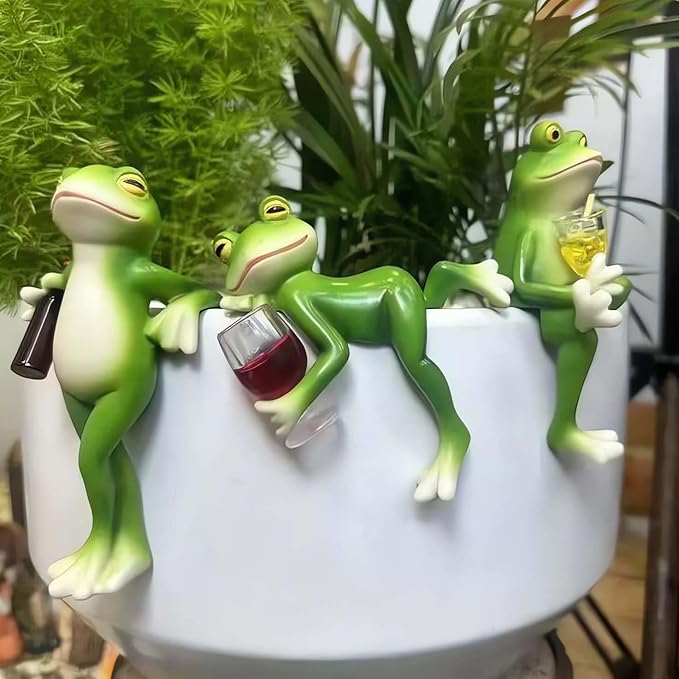 3 PCS Tipsy Frog Statues Pot Hugger Decorations