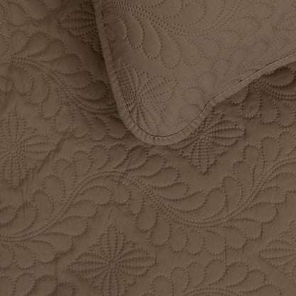 Easy-Going Twin Size Reversible Quilt Set with 1 Quilt and 1 Pillow Sham, Soft Bed Quilt Cover, Water Resistant Lightweight Microfiber Bedspread, Stain Resistant, Olive Leaf-Camel/Ivory