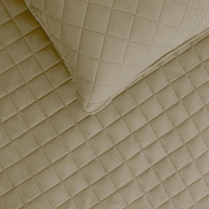 Easy-Going Full/Queen Size Reversible Quilt Set with 1 Quilt and 2 Pillow Shams, Soft Bed Quilt Cover, Water Resistant Lightweight Microfiber Bedspread, Stain Resistant, Beige/Beige