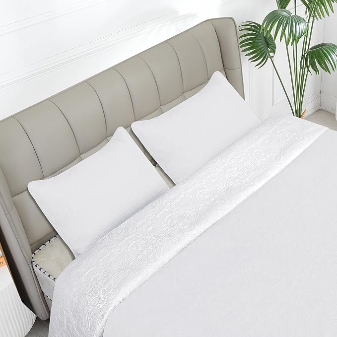 Easy-Going King Size Reversible Quilt Set with 1 Quilt and 2 Pillow Shams, Soft Bed Quilt Cover, Water Resistant Lightweight Microfiber Bedspread, Stain Resistant, Damask-White/White