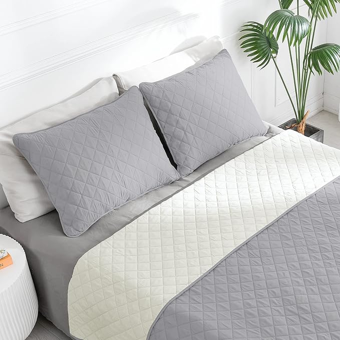 Easy-Going Queen Plus Size Reversible Quilt Set with 1 Quilt and 2 Pillow Shams, Soft Bed Quilt Cover, Water Resistant Lightweight Microfiber Bedspread, Stain Resistant, Light Gray/Ivory
