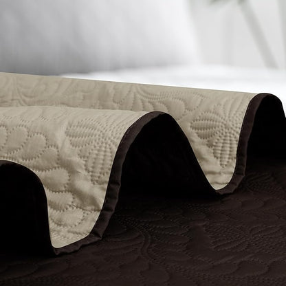 Easy-Going Full/Queen Size Reversible Quilt Set with 1 Quilt and 2 Pillow Shams, Soft Bed Quilt Cover, Water Resistant Lightweight Bedspread, Stain Resistant, Olive Leaf-Chocolate/Beige