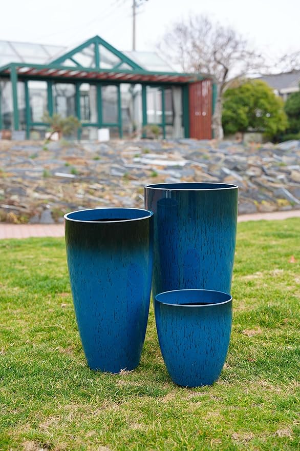 24, 11 Inch Large Plastic Planters