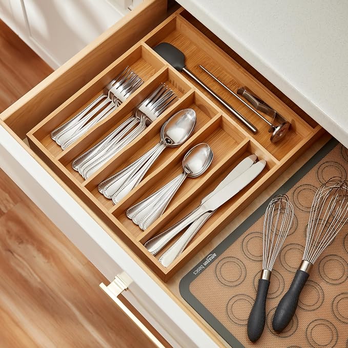 Amazon Basics Silverware Set, Stainless Steel Flatware, Dishwasher Safe