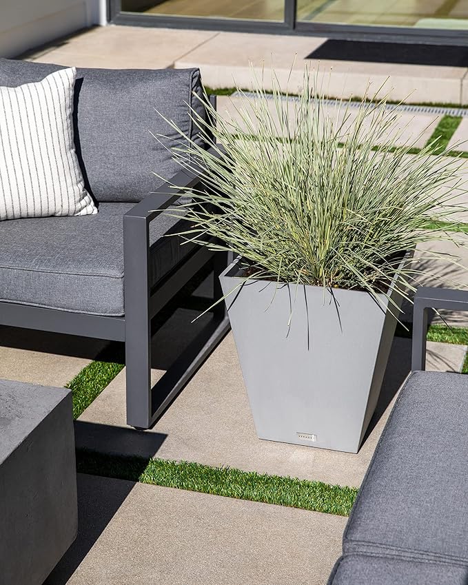 Veradek Pure Series Nobleton Plastic Planter