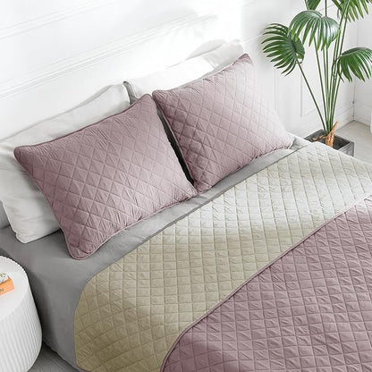 Easy-Going King Size Reversible Quilt Set with 1 Quilt and 2 Pillow Shams, Soft Bed Quilt Cover, Water Resistant Lightweight Microfiber Bedspread, Stain Resistant, Pink/Beige